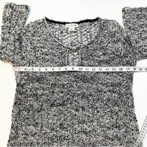 St. John Sport Open Knit KeyHole Neck Sweater Size S Black Gray Classic - Picture 7 of 8